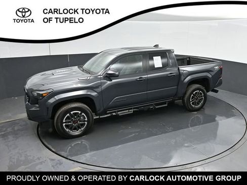 Used 2025 Toyota Tacoma TRD Sport AWD/4WD image 50