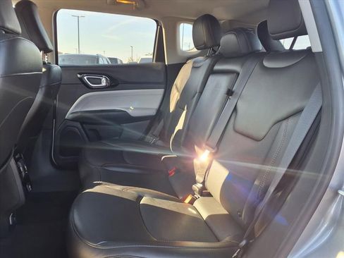 Certified 2022 Jeep Compass Limited image 10