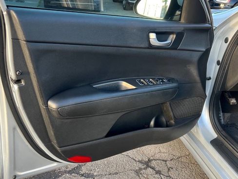 Used 2019 Kia Optima LX image 25