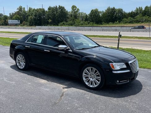 Used 2012 Chrysler 300 Limited RWD image 7