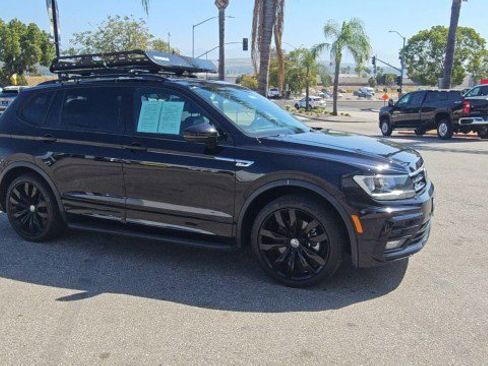 Used 2021 Volkswagen Tiguan SE R-Line FWD image 2
