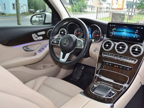 Used 2022 Mercedes-Benz GLC 300 image 24
