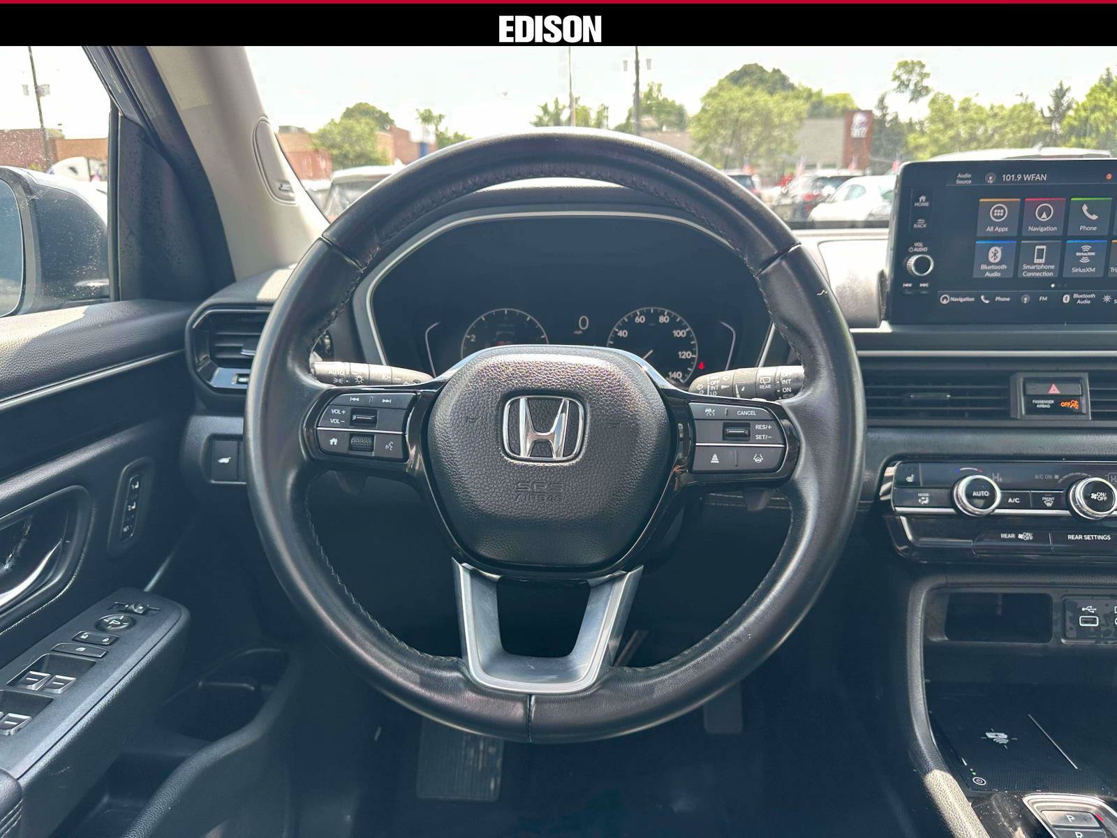 Used 2023 Honda Pilot Touring image 13