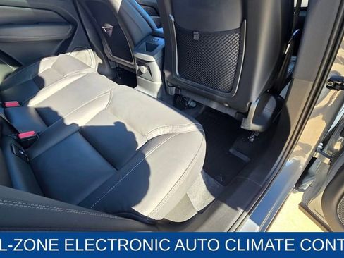 Used 2023 Volvo XC60 T8 Ultimate w/ Climate Package image 17