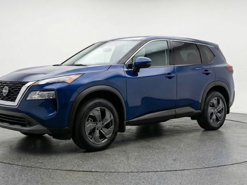 Used 2025 Nissan Rogue SV AWD/4WD image 3