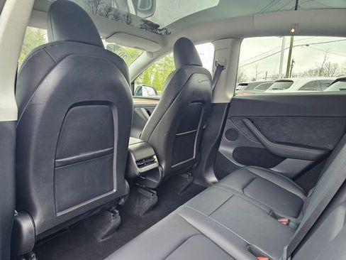 Used 2023 Tesla Model Y Performance image 23