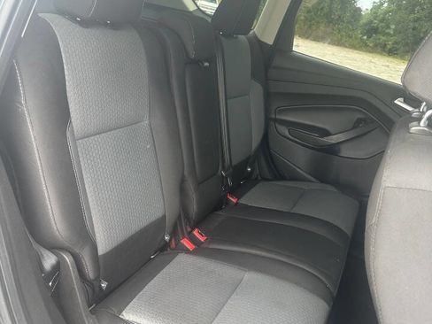 Used 2017 Ford Escape SE image 19