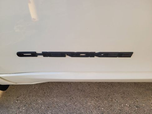 Used 2019 Jeep Cherokee High Altitude image 11