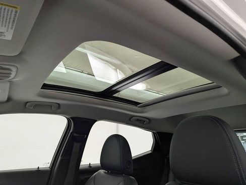 Used 2022 Chevrolet Bolt EUV Premier w/ Sun & Sound Package image 19