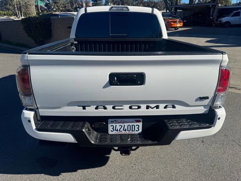 Used 2021 Toyota Tacoma TRD Off-Road image 11