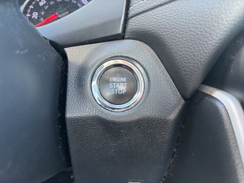 Used 2020 Toyota RAV4 XLE Premium image 37