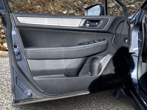 Used 2017 Subaru Outback 2.5i Premium image 20