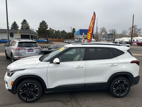 Used 2021 Kia Seltos EX image 18