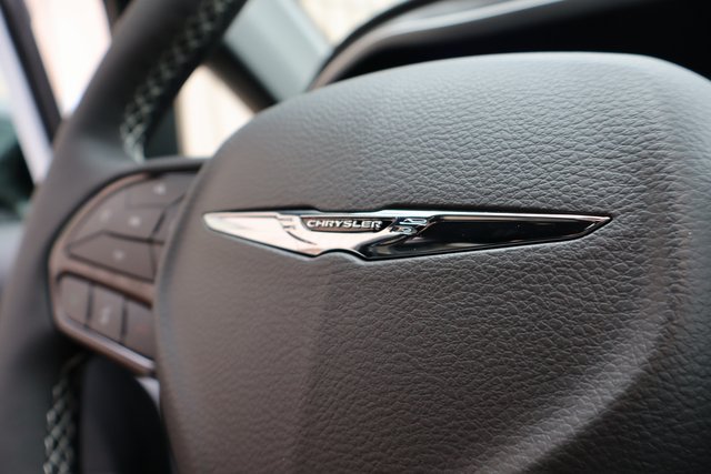 New 2026 Chrysler Pacifica Select AWD/4WD image 28