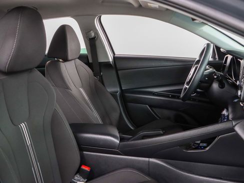 Used 2023 Hyundai Elantra SEL w/ Cargo Package FWD image 26