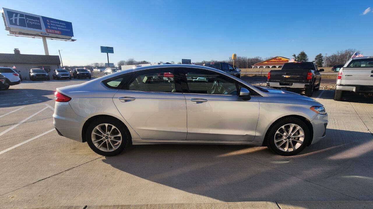 Used 2019 Ford Fusion SE FWD image 7