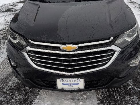 Used 2020 Chevrolet Equinox Premier image 2