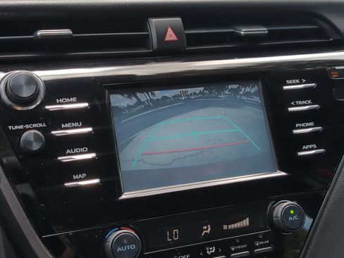Used 2019 Toyota Camry SE FWD image 25