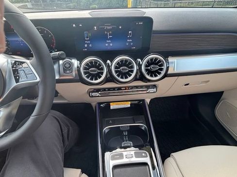 New 2026 Mercedes-Benz GLB 250 4MATIC image 24