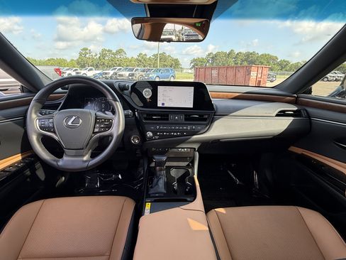 Used 2025 Lexus ES 350 w/ Premium Package FWD image 33