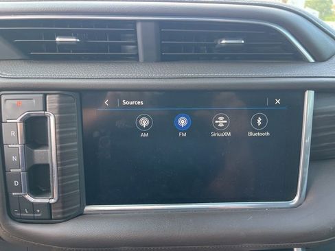 Used 2021 GMC Yukon XL Denali w/ Denali Premium Package image 32