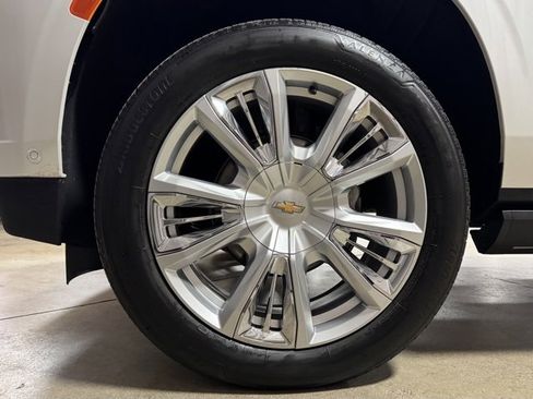 Used 2023 Chevrolet Suburban High Country w/ Advanced Technology Package image 40