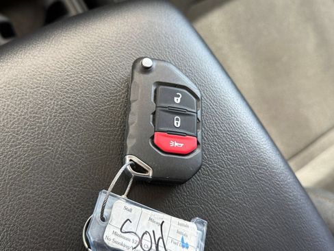 Used 2025 Jeep Wrangler Unlimited Sport AWD/4WD image 21