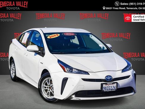 Certified 2022 Toyota Prius LE image 1