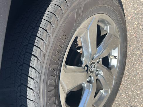 Used 2019 Toyota RAV4 Limited AWD/4WD image 7