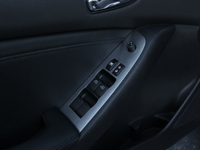 Used 2011 Nissan Altima 2.5 SL w/ 2.5SL Pkg FWD image 13