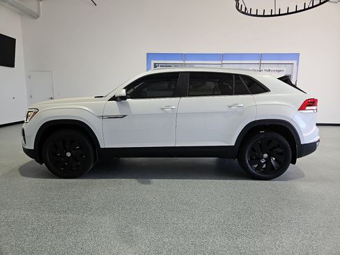 New 2026 Volkswagen Atlas Cross Sport SE FWD image 6