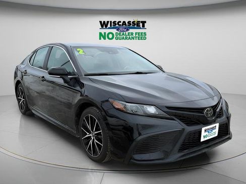 Used 2023 Toyota Camry SE FWD image 1