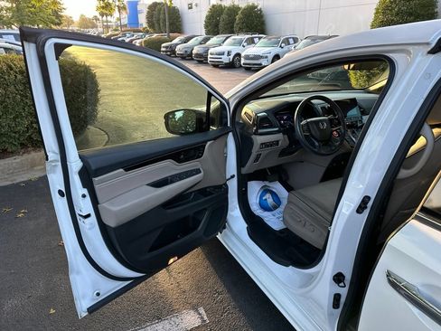 Certified 2023 Honda Odyssey Elite image 18