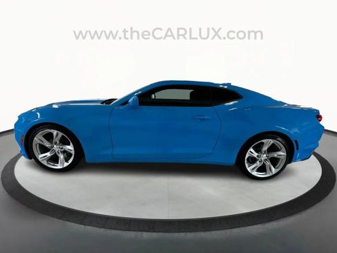 Used 2022 Chevrolet Camaro LT w/ Technology Package image 4