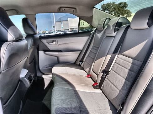 Used 2016 Toyota Camry SE image 20