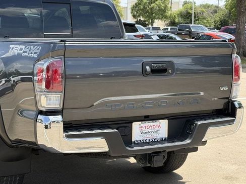 Used 2020 Toyota Tacoma TRD Off-Road AWD/4WD image 6