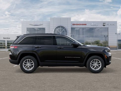 New 2025 Jeep Grand Cherokee Laredo X w/ Trailer Tow Package image 23