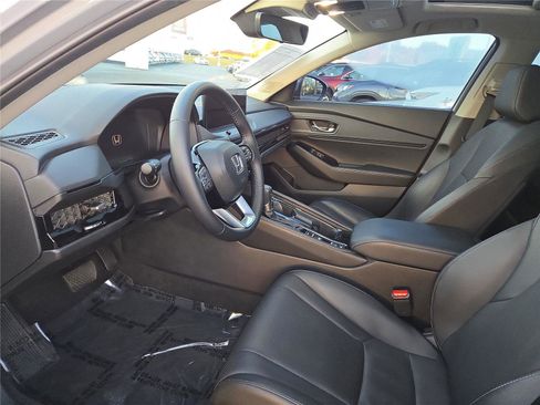 Used 2023 Honda Accord Touring image 17