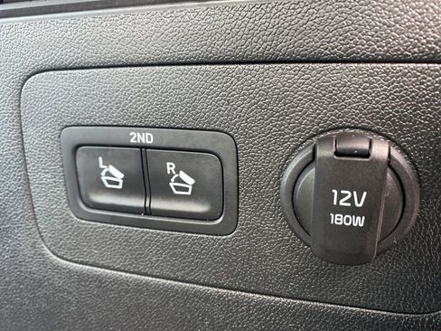 Used 2022 Kia Sorento EX w/ Panoramic Sunroof Package image 17