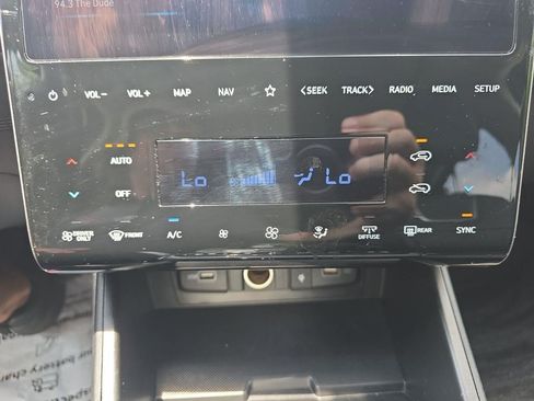 Used 2024 Hyundai Tucson Limited AWD/4WD image 27