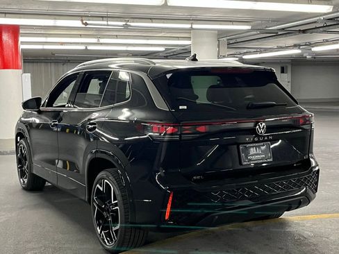 New 2026 Volkswagen Tiguan SEL R-Line AWD/4WD image 5