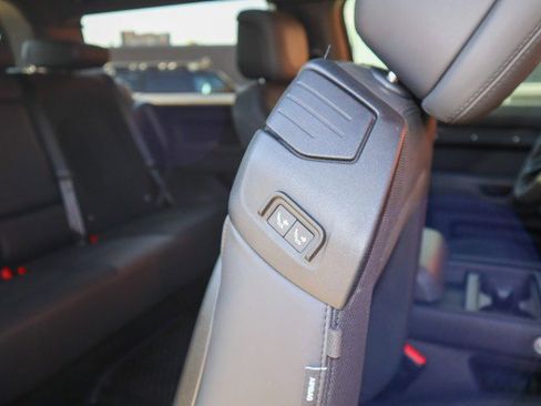 Used 2023 Land Rover Defender 90 V8 image 17