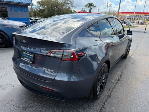 Used 2022 Tesla Model Y Performance image 5