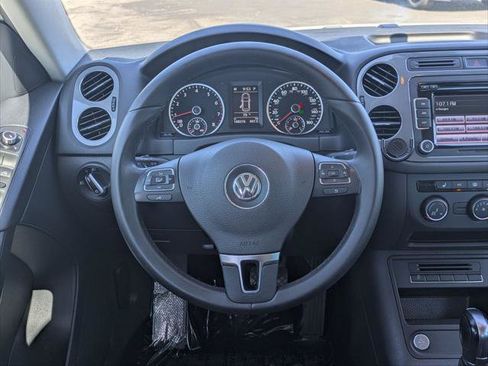 Used 2014 Volkswagen Tiguan SE FWD image 13