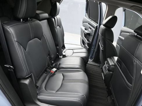 Certified 2023 Honda Pilot Touring image 24