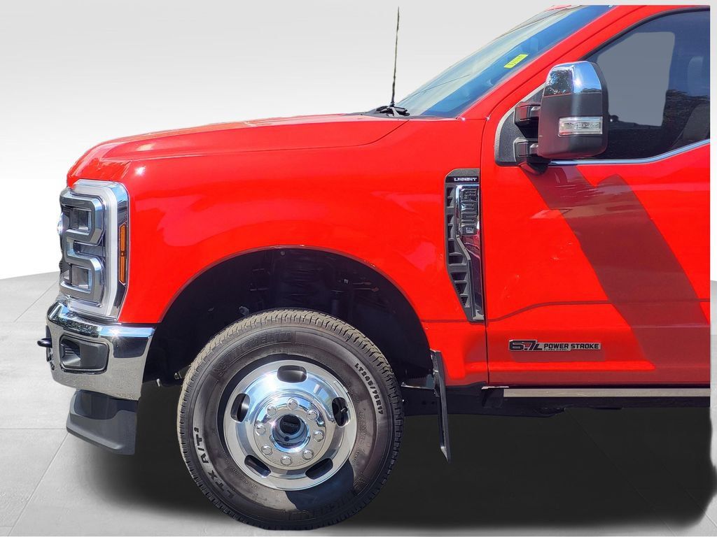 Used 2025 Ford F350 Lariat w/ Chrome Package AWD/4WD image 11
