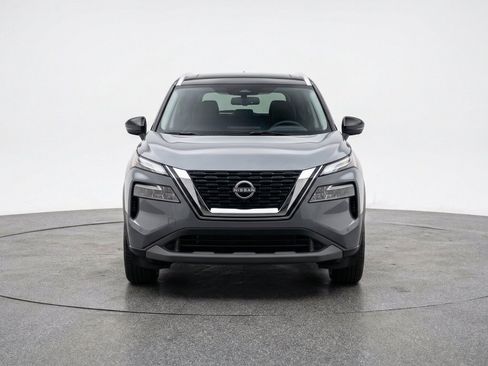 Used 2025 Nissan Rogue SV AWD/4WD image 2