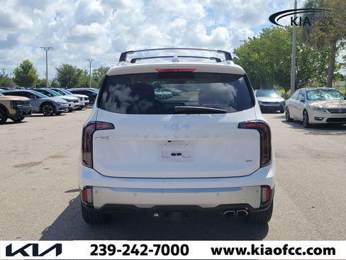 Used 2024 Kia Telluride EX w/ EX Captain's Chair Package AWD/4WD image 5