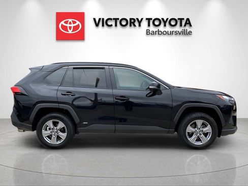 Used 2022 Toyota RAV4 XLE image 3
