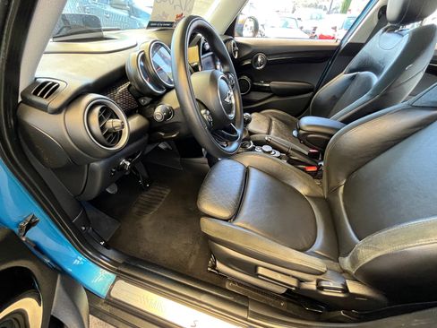 Used 2015 MINI Cooper S w/ Mini Wired Pack image 10